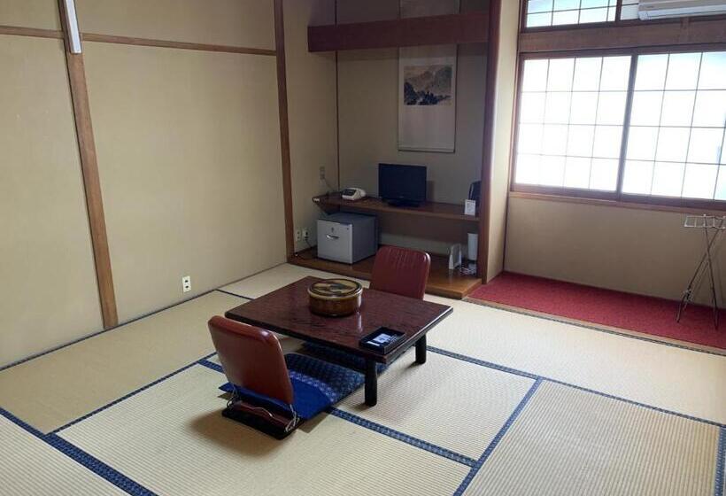 스탠다드 트리플 룸, Suehiro