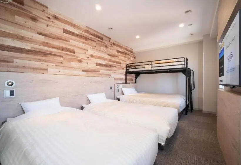 Standard Neljän Hengen Huone, Super Hotel Hakodate