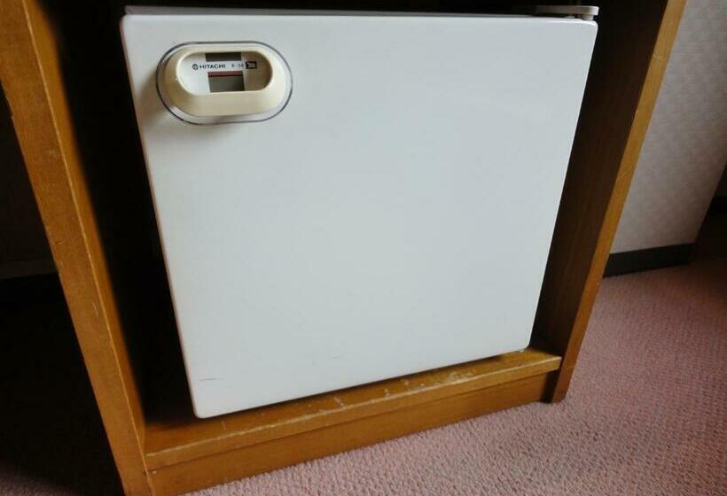 غرفة قياسية فردية, Takeshi Sanso