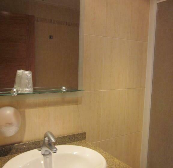 غرفة قياسية ثلاثية, Totana Sur