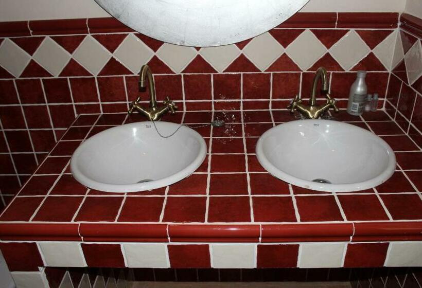 침실 4개 주택, Complejo Rural La Coronilla