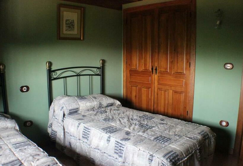 침실 4개 주택, Complejo Rural La Coronilla