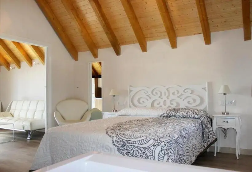 سوییت جونیور, Complejo Rural La Coronilla