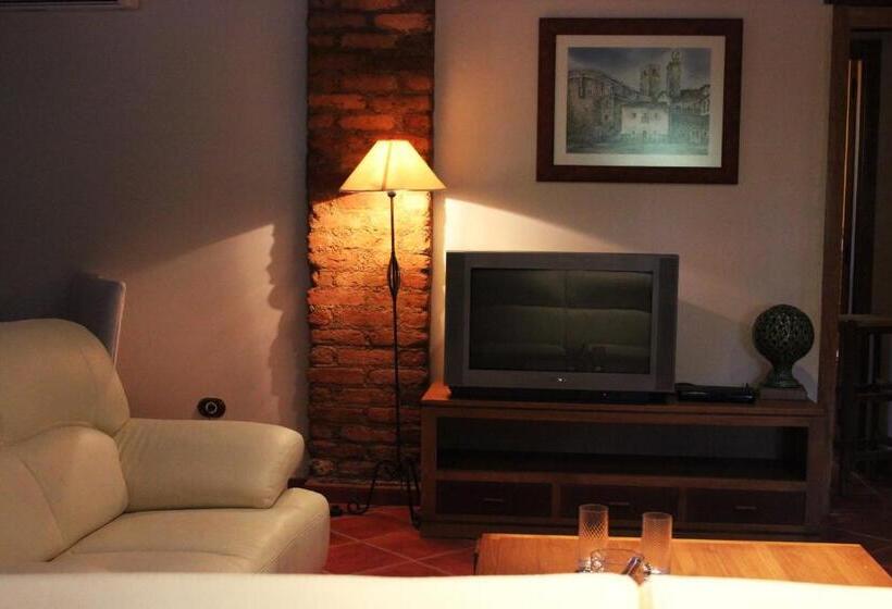 침실 4개 주택, Complejo Rural La Coronilla