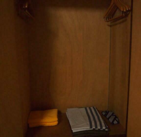 غرفة قياسية حمام مشترك, Hagurokan