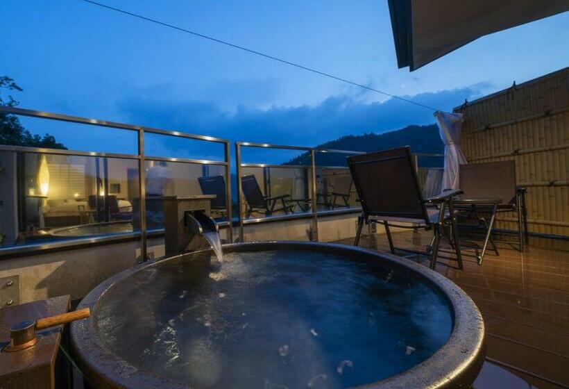 Номер Deluxe, Sekisuien