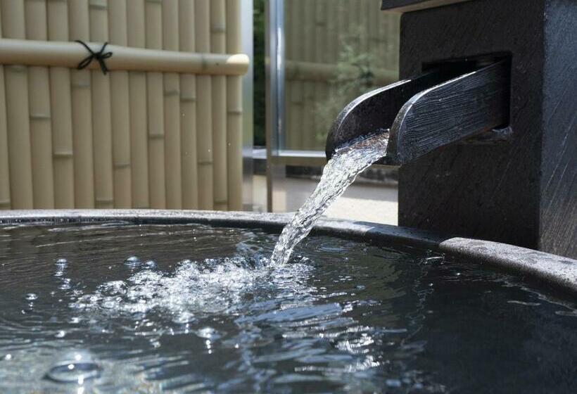 Номер Deluxe, Sekisuien