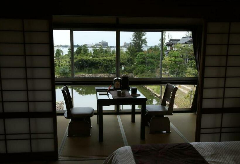 标准间, Kosenkaku Yozyokan