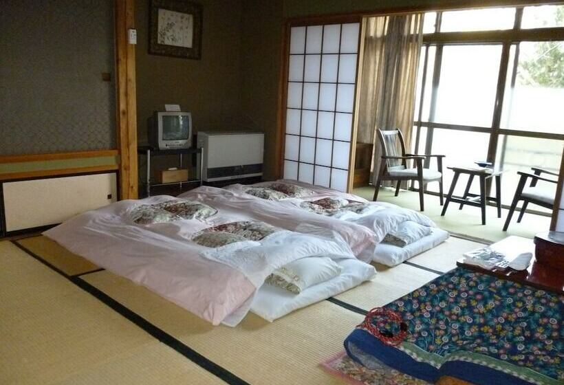 디럭스 룸, Uotoshi Ryokan