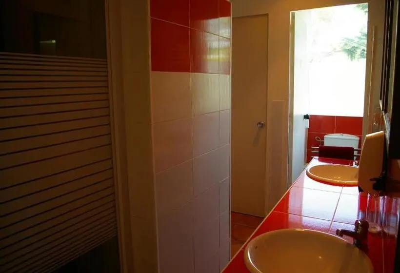 Talo 1 Makuuhuone, B&b Inés