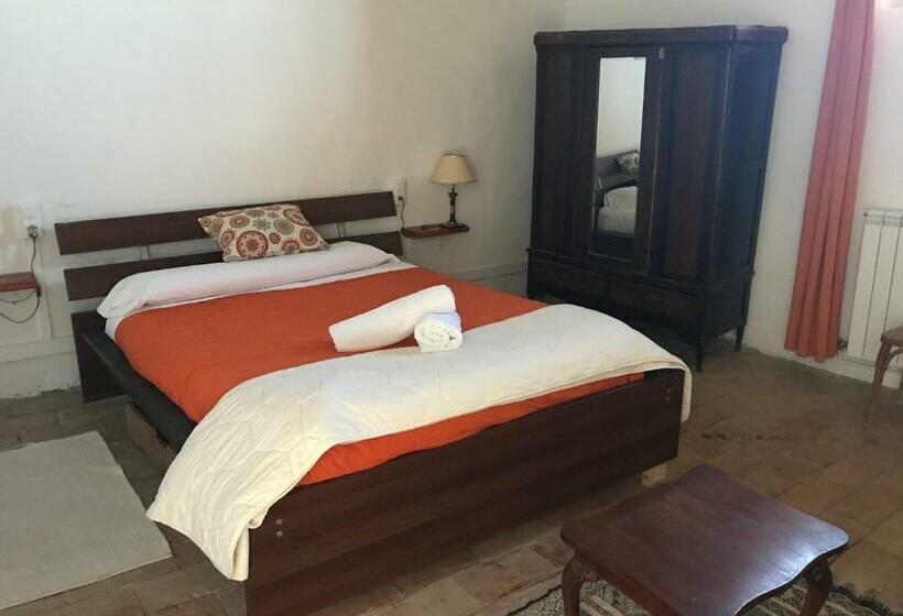 家庭间, Casa Magica Villatuerta