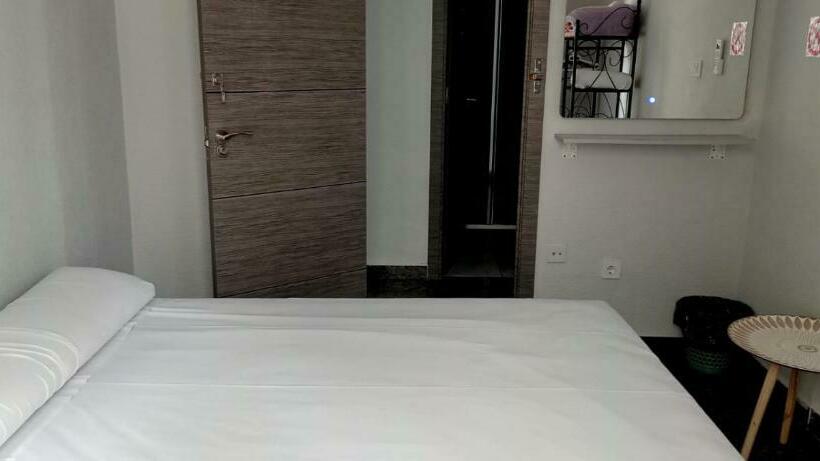 스탠다드 룸 공동 욕실, Old Center Inn Alicante