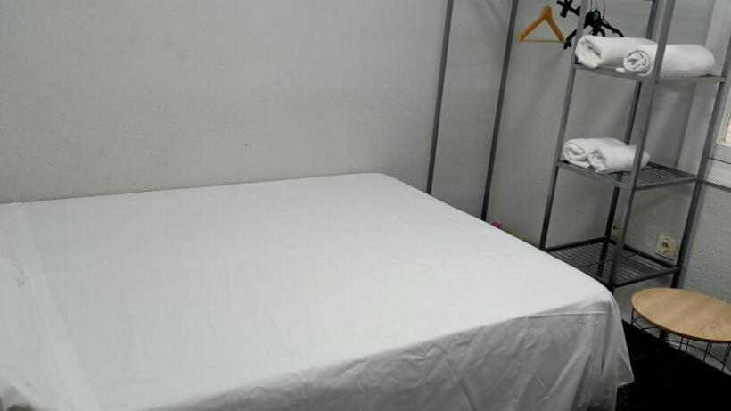 اتاق استاندارد با سرویس بهداشتی مشترک, Old Center Inn Alicante