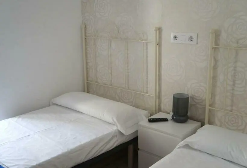 اتاق استاندارد, Albergue Santiago Apostol