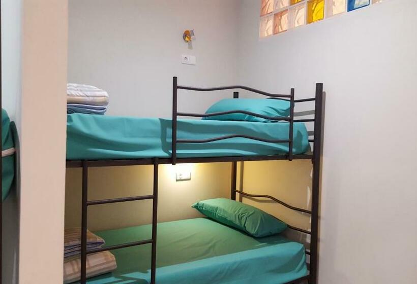 Кровать в Общей Комнате, Tequeron