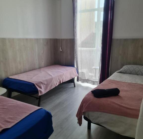 Номер Стандарт Четырехместный Совместный Санузел, Tequeron