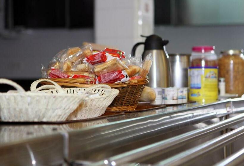 غرفة عائلية, Albergue Trinkete Etxea