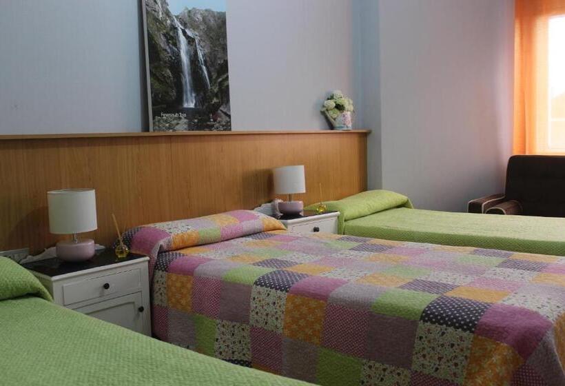 Кровать в Общей Комнате, Albergue Turistico Silleda