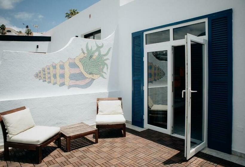 تختخواب در اتاق مشترک, Endless Summer House