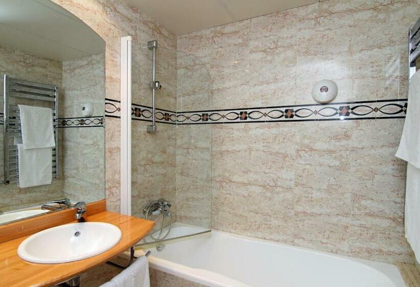 Четырехместный Номер Superior, Cerdanya Ecoresort