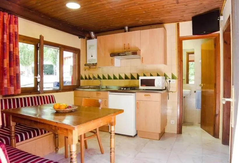 Standard-bungalow 2 Makuuhuonetta, Cerdanya Ecoresort