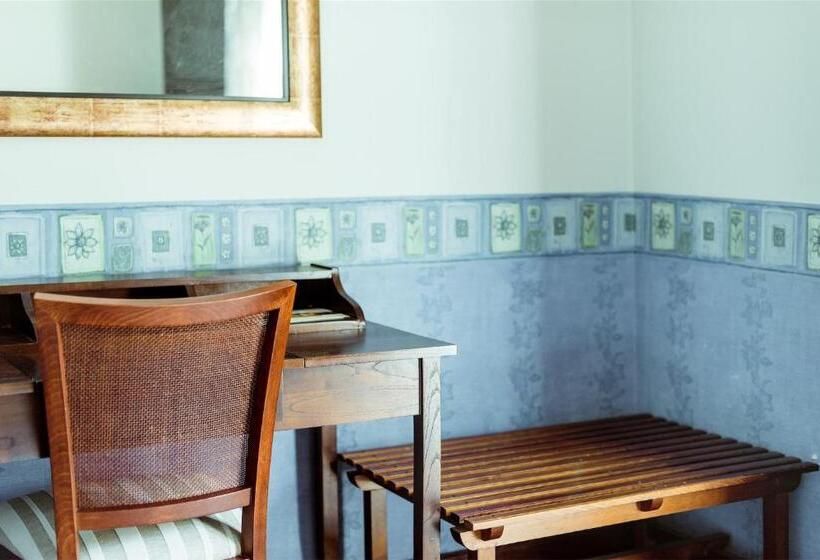 جناح, El Tiempo Recobrado   Hotel De Silencio Y Relax