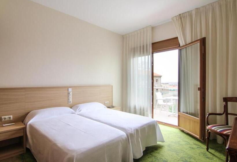 חדר סופריור עם טרסה, Cal Piteu