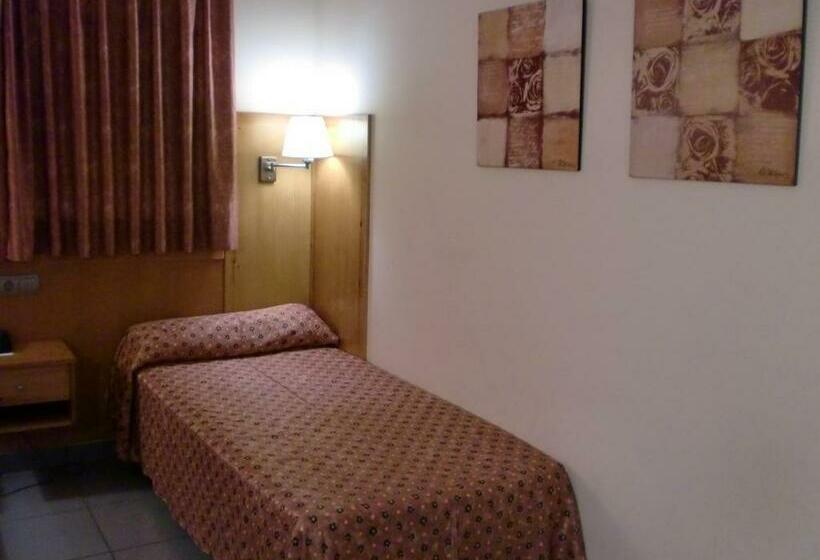 スタンダードシングルルーム, El Pinche De Oro