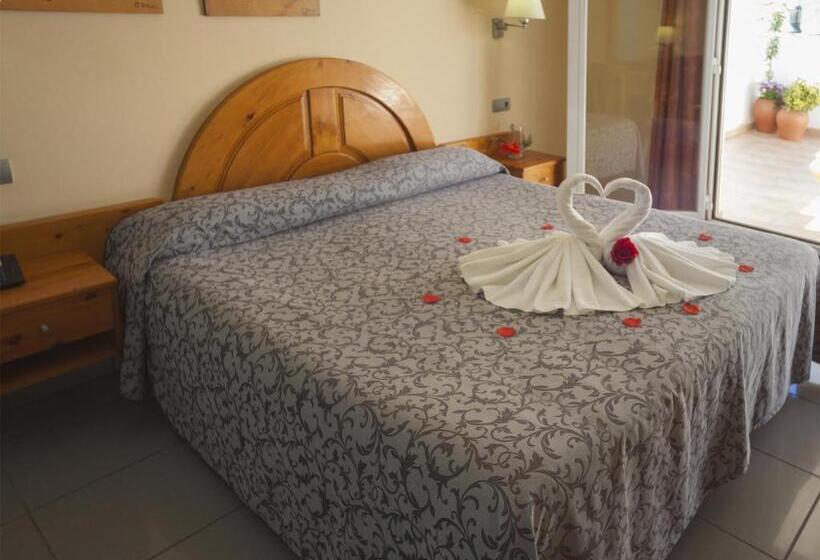 Romantic Room, El Pinche De Oro