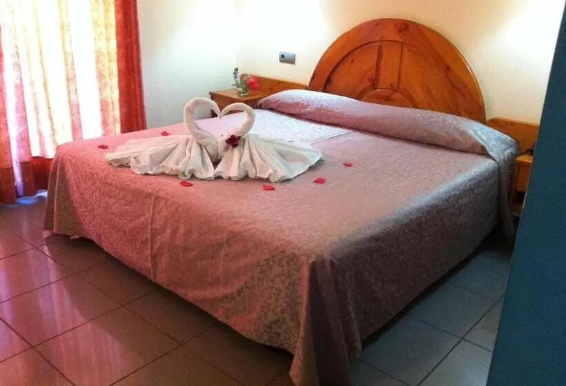 Romanttinen Huone, El Pinche De Oro