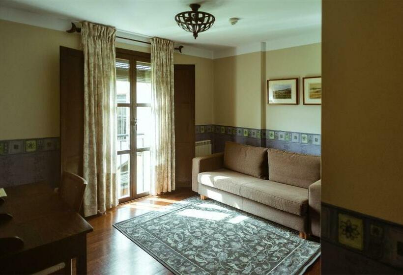 جناح جونيور, El Tiempo Recobrado   Hotel De Silencio Y Relax