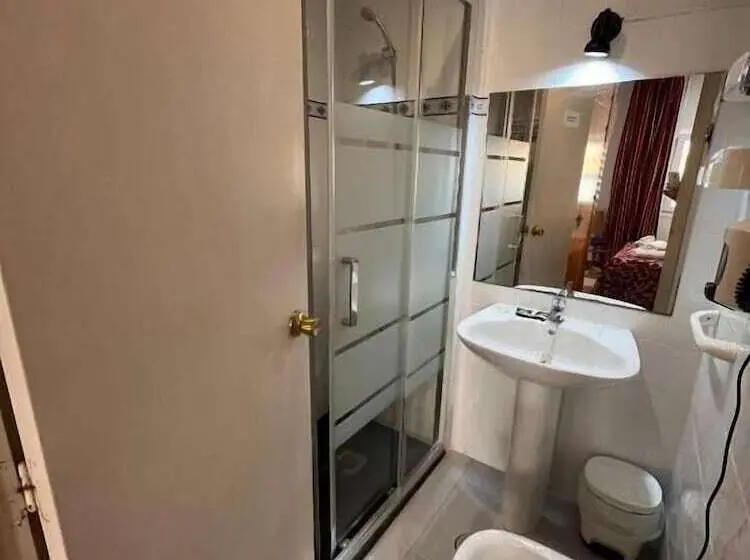 Standardzimmer, Emilio