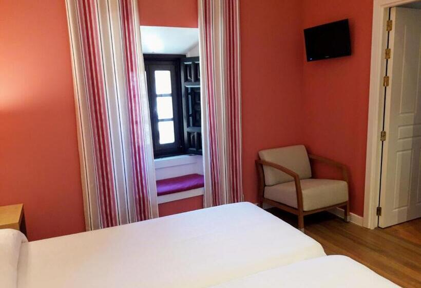 סוויטה, Hospedería Santa Elena