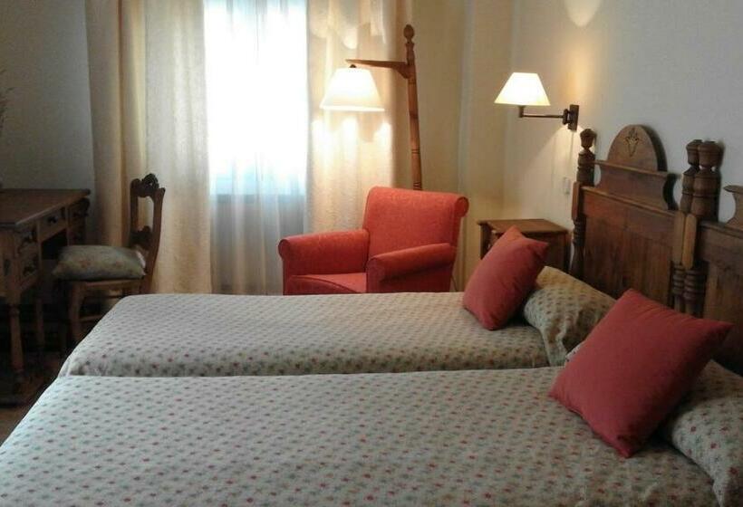 غرفة قياسية مزوَّدة بتراس, Hostal Rural Cumbres De Castilla