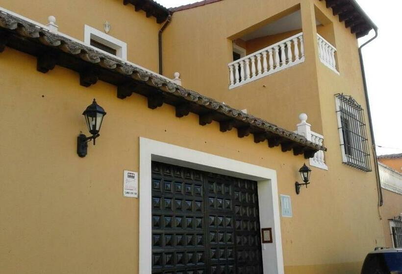 غرفة قياسية مزوَّدة بتراس, Hostal Rural Cumbres De Castilla