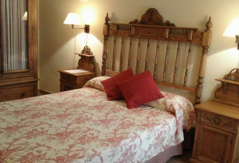 غرفة قياسية مزوَّدة بتراس, Hostal Rural Cumbres De Castilla