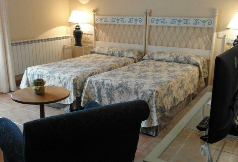 غرفة قياسية مزوَّدة بتراس, Hostal Rural Cumbres De Castilla
