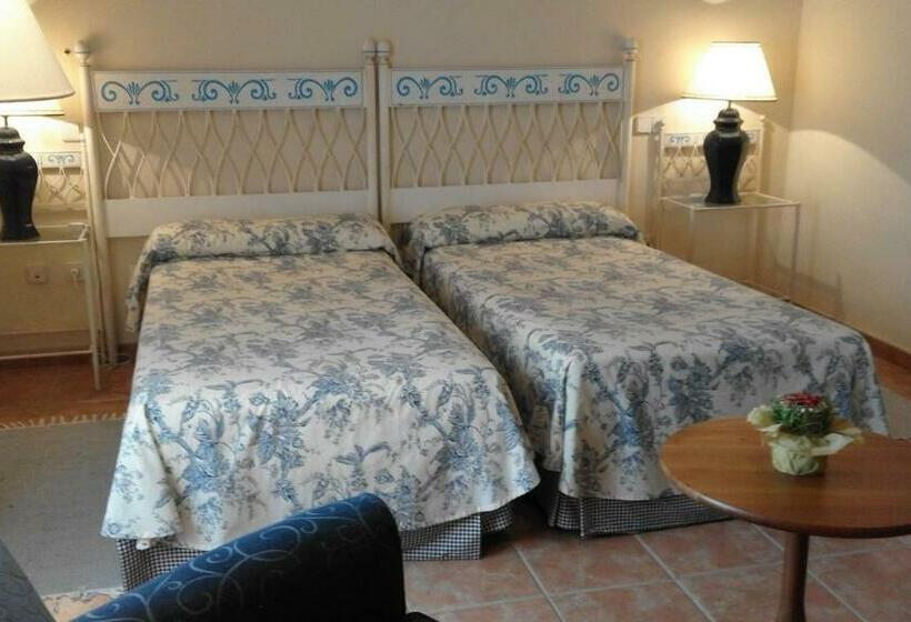 غرفة قياسية مزوَّدة بتراس, Hostal Rural Cumbres De Castilla