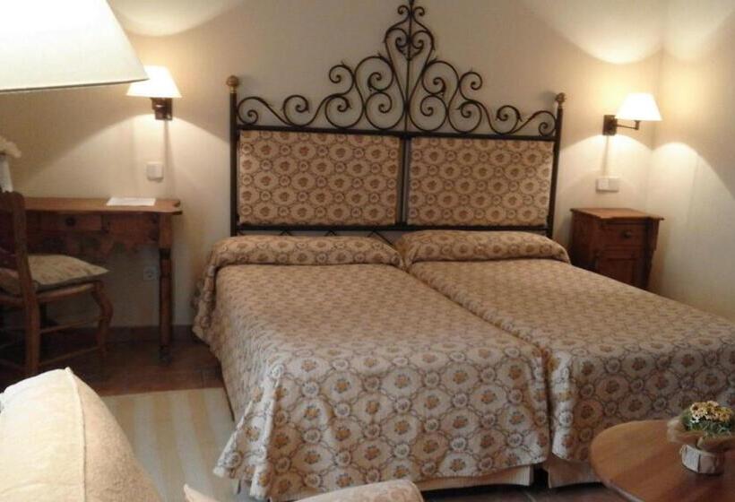 غرفة قياسية مزوَّدة بتراس, Hostal Rural Cumbres De Castilla