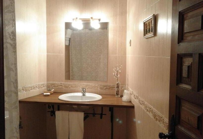 غرفة قياسية مزوَّدة بتراس, Hostal Rural Cumbres De Castilla