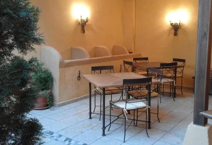 Talo 1 Makuuhuone, Hostal Rural Cumbres De Castilla