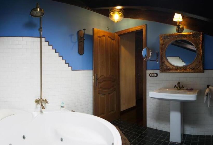 Полулюкс, La Moncloa De San Lazaro