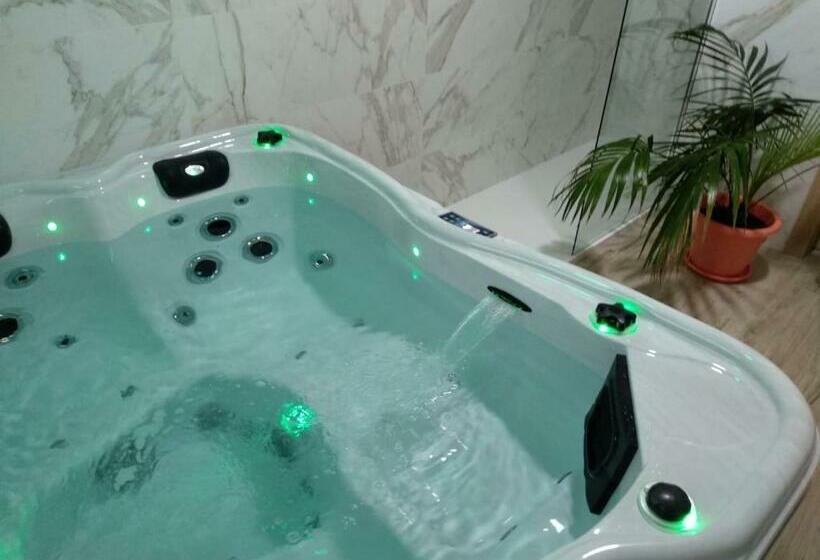 جناح ديلوكس, Primavera