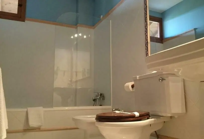 Superior Kamer met Balkon, Rectoral De Anllo