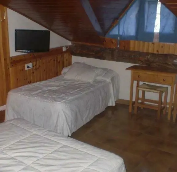 Standard Kolmen Hengen Huone, Roch