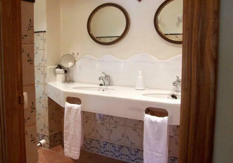 Suite, Font Del Pas