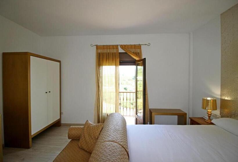 سوییت با چشمانداز کوه, Villa Xarahiz