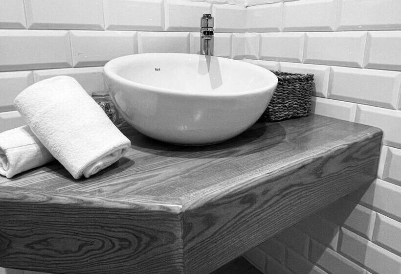 سوییت سوپریور, Villa Xarahiz