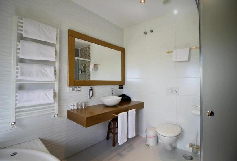 سوییت با چشمانداز کوه, Villa Xarahiz