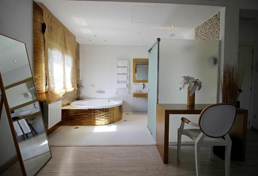 سوییت با چشمانداز کوه, Villa Xarahiz